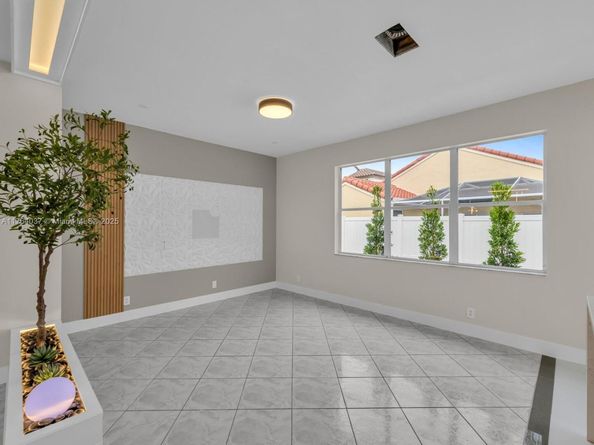 624 Stanton Dr, Weston FL 33326