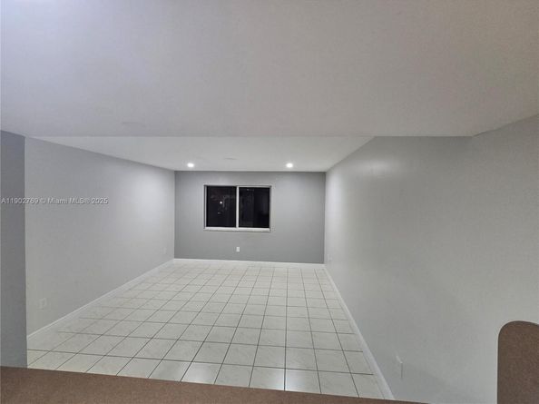 55 E 4th St 302, Hialeah FL 33010