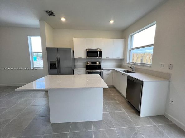 12285 NW 24th Pl, Miami FL 33167