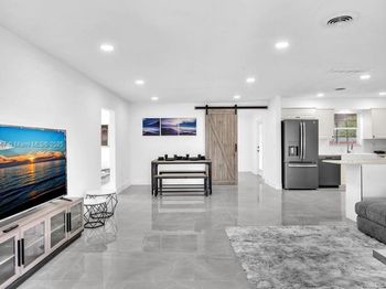 2112 N 14th ter