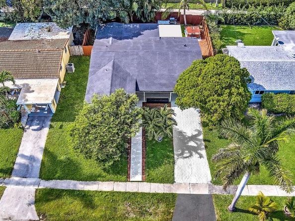 2112 N 14th ter, Hollywood FL 33020