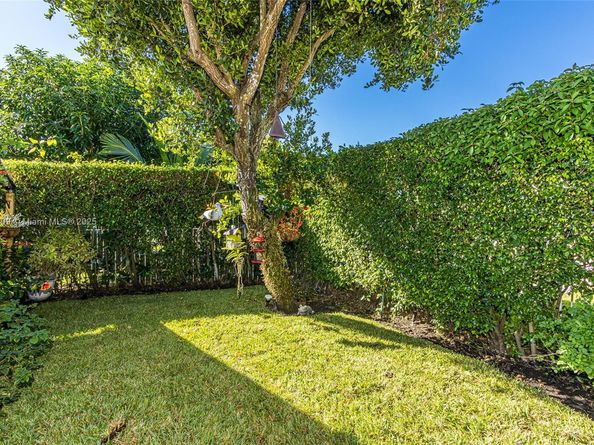 1280 Majesty Ter, Weston FL 33327