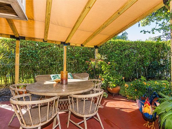 1280 Majesty Ter, Weston FL 33327