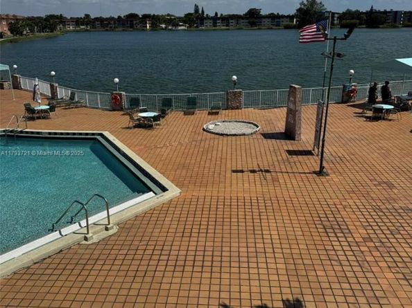 18555 NE 14th Ave 602, Miami FL 33179