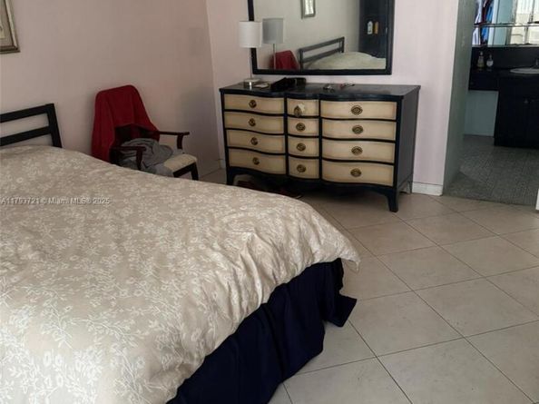 18555 NE 14th Ave 602, Miami FL 33179