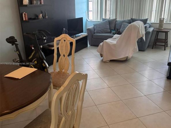 18555 NE 14th Ave 602, Miami FL 33179