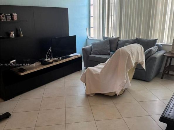 18555 NE 14th Ave 602, Miami FL 33179