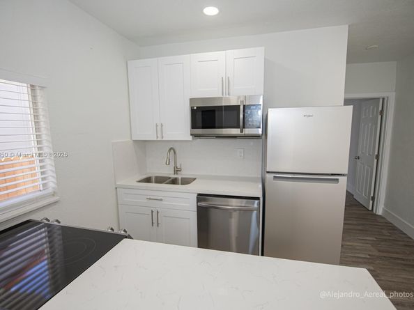 3045 SW 21st St, Miami FL 33145