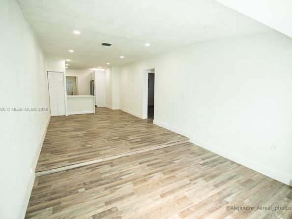 3045 SW 21st St, Miami FL 33145