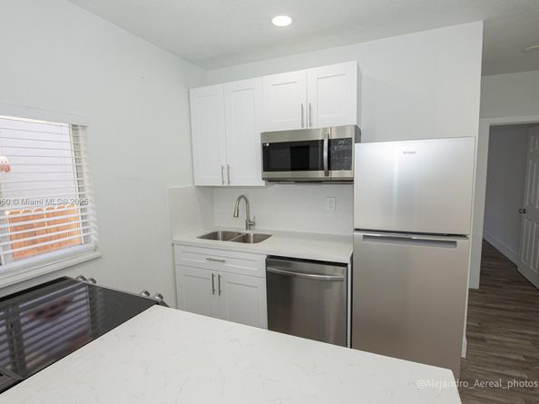 3045 SW 21st St, Miami FL 33145
