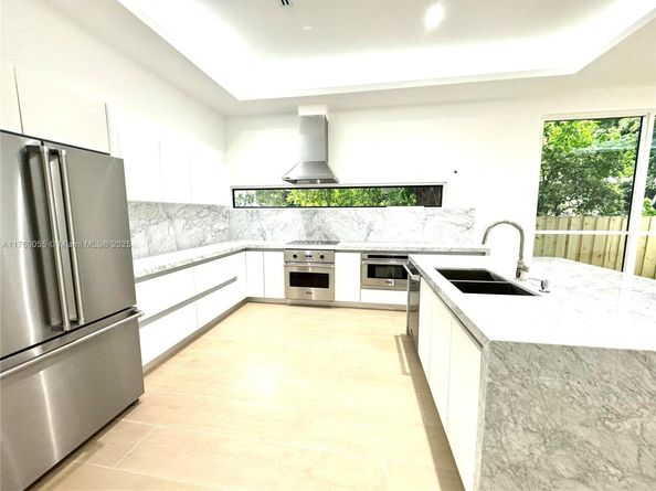 5728 NW 5th Ct TH1, Miami FL 33127