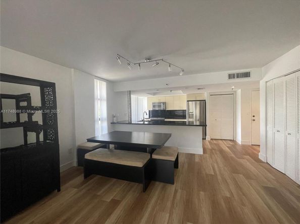 2501 Brickell Av 201, Miami FL 33129