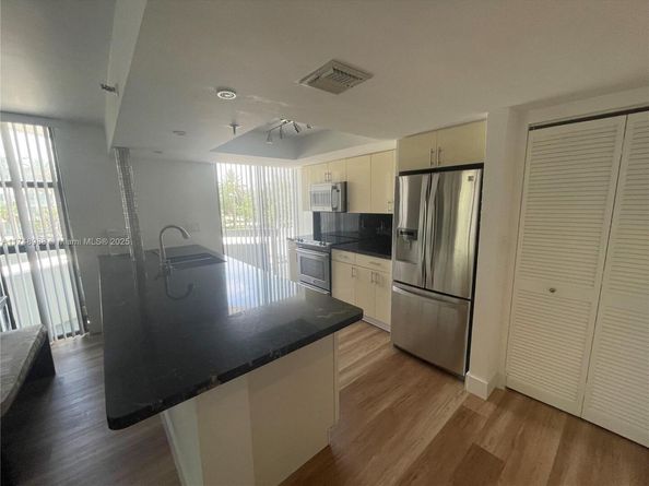 2501 Brickell Av 201, Miami FL 33129