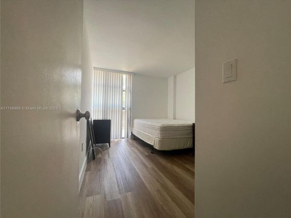 2501 Brickell Av 201, Miami FL 33129