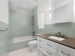 20205 W Oak Haven Cir, Miami FL 33179