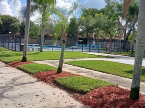 9763 NW 37th St, Sunrise FL 33351