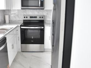 9763 NW 37th St, Sunrise FL 33351