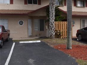 9763 NW 37th St, Sunrise FL 33351