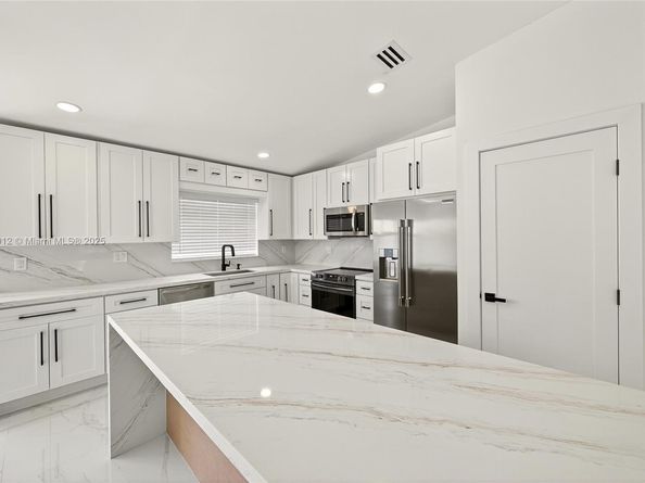 5913 SW 112th Ter, Cooper City FL 33330