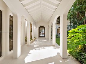 6065 Pine Tree Dr, Miami Beach FL 33140