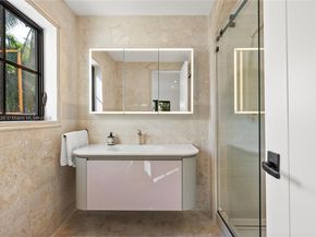 6065 Pine Tree Dr, Miami Beach FL 33140