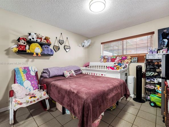 4191 W 10th Ave, Hialeah FL 33012
