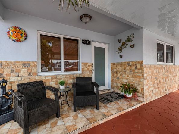 4191 W 10th Ave, Hialeah FL 33012