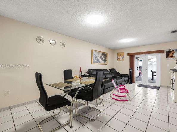 4191 W 10th Ave, Hialeah FL 33012