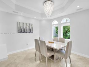 3015 NE 208th St, Aventura FL 33180