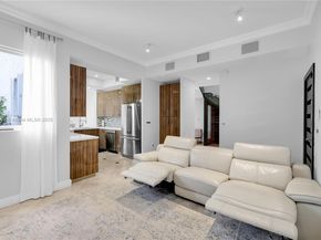 3015 NE 208th St, Aventura FL 33180