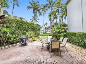 3015 NE 208th St, Aventura FL 33180