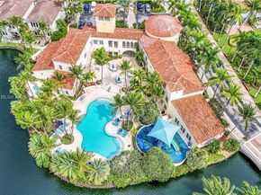 3015 NE 208th St, Aventura FL 33180