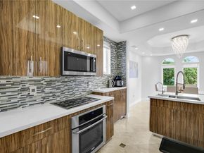 3015 NE 208th St, Aventura FL 33180