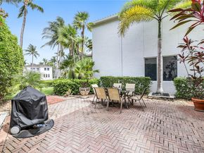 3015 NE 208th St, Aventura FL 33180