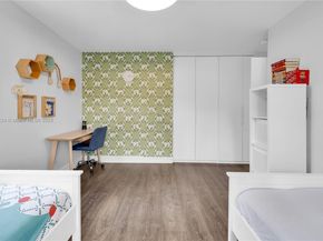 3015 NE 208th St, Aventura FL 33180