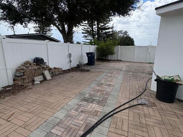 3361 NW 207th St, Miami Gardens FL 33056