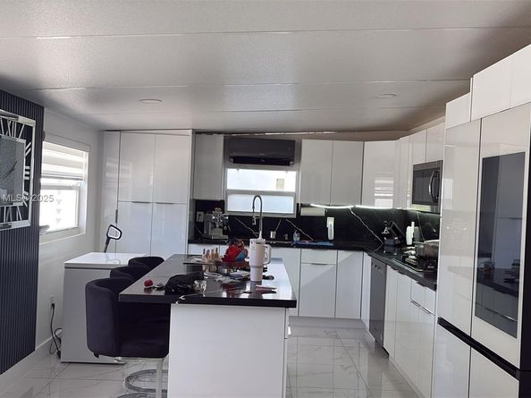 3361 NW 207th St, Miami Gardens FL 33056