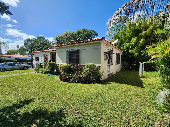 Undisclosed Address #A12004071, Miami FL 33137