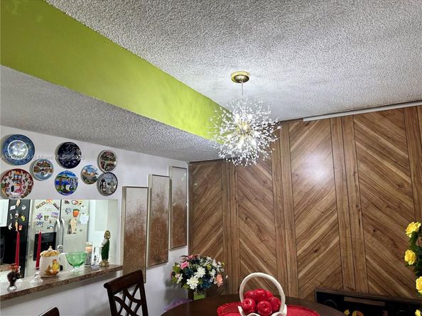 260 NW 107th Ave 222, Miami FL 33172