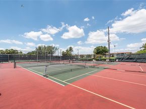 9823 S Hollybrook Lake Dr 105, Pembroke Pines FL 33025