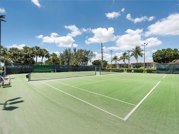 9823 S Hollybrook Lake Dr 105, Pembroke Pines FL 33025
