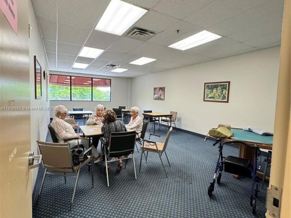 9823 S Hollybrook Lake Dr 105, Pembroke Pines FL 33025