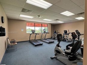 9823 S Hollybrook Lake Dr 105, Pembroke Pines FL 33025