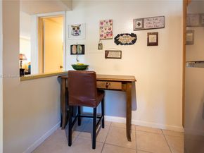 9823 S Hollybrook Lake Dr 105, Pembroke Pines FL 33025