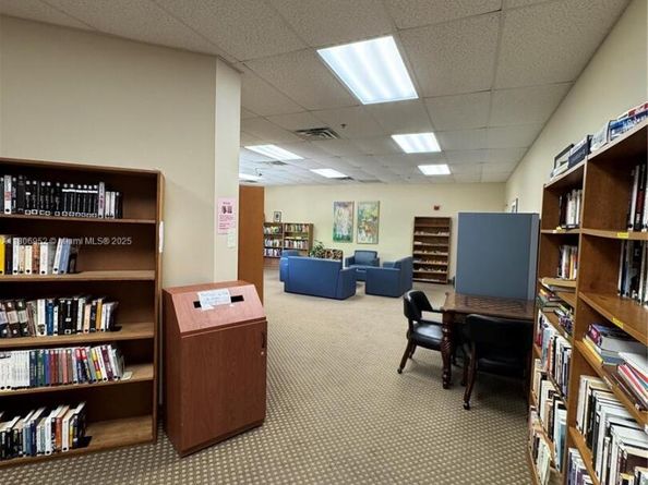 9823 S Hollybrook Lake Dr 105, Pembroke Pines FL 33025