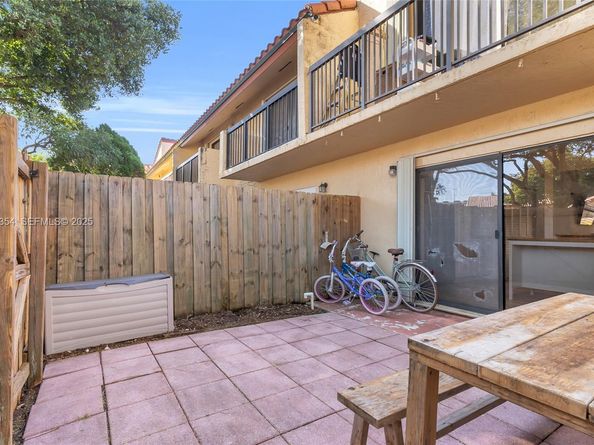 10080 SW 77th Ct, Miami FL 33156