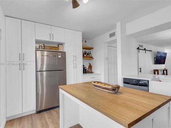 10080 SW 77th Ct, Miami FL 33156