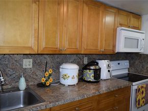 1335 W 68th St 106, Hialeah FL 33014