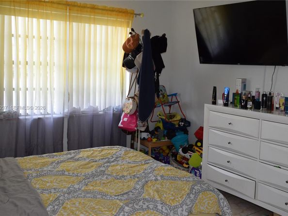 1335 W 68th St 106, Hialeah FL 33014