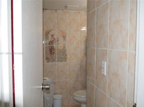 1335 W 68th St 106, Hialeah FL 33014